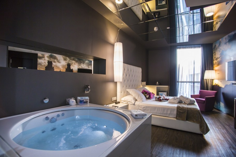 Комната с джакузи