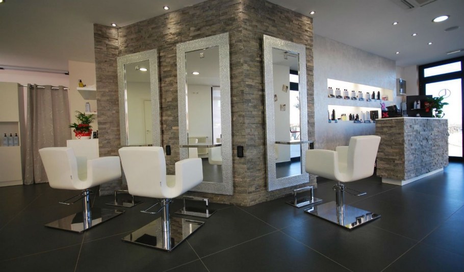 Интерьер салона красоты фиолетовый