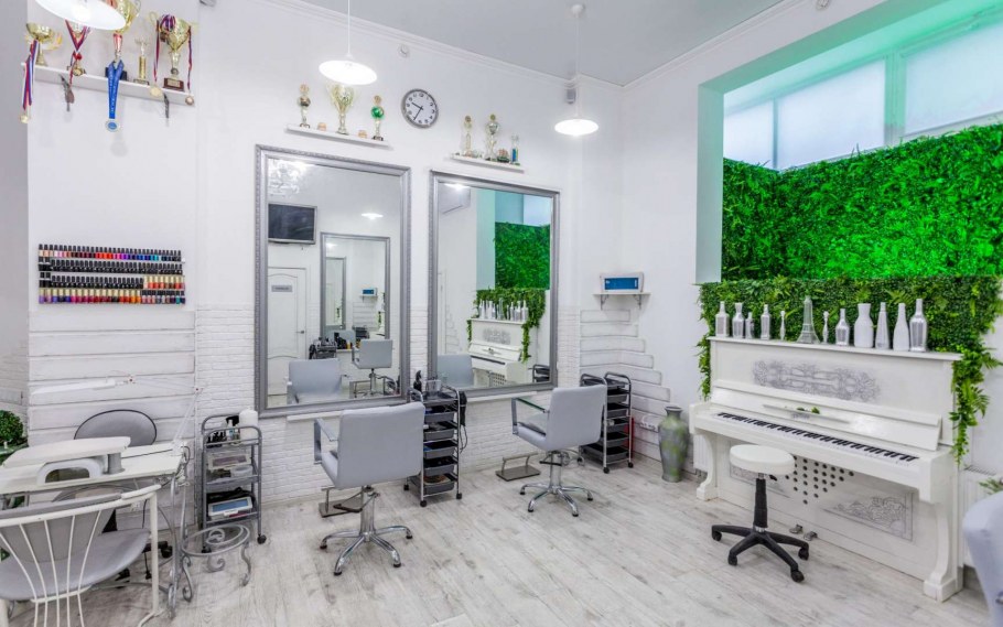 Салон красоты бело зеленый