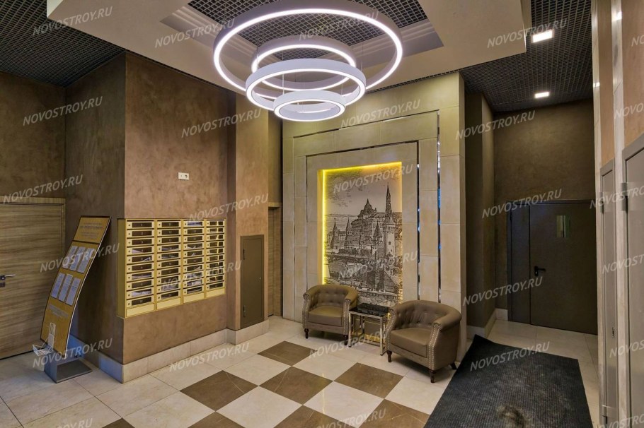 Серая комната без мебели