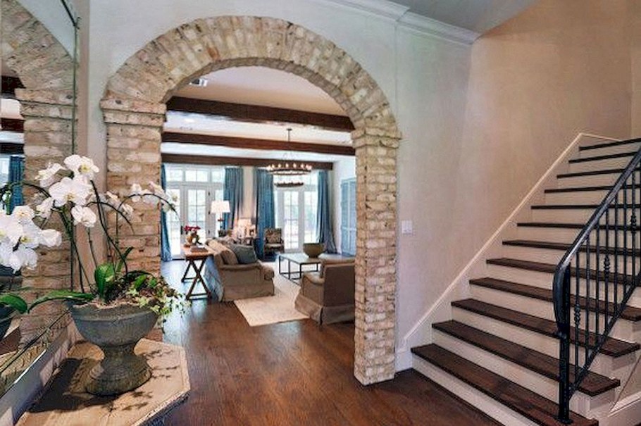 Отделка декоративным кирпичом