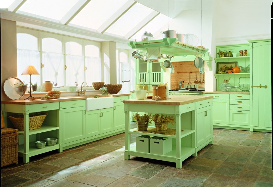 Фисташковая кухня в стиле Прованс