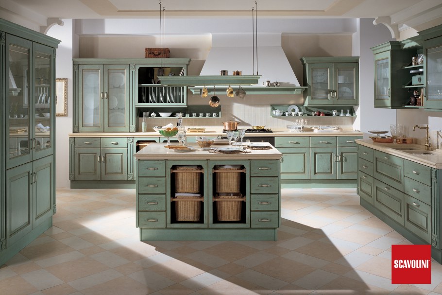 Зеленая кухня в деревенском стиле