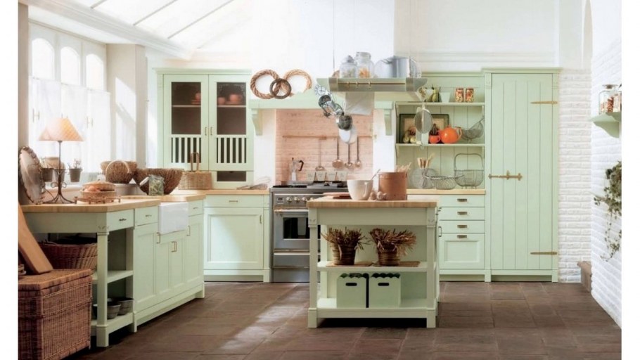 Темно зеленая кухня в стиле Кантри