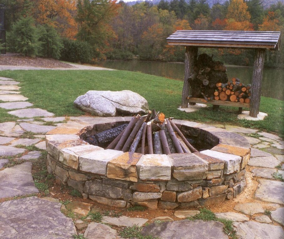 Каменная чаша для кострища