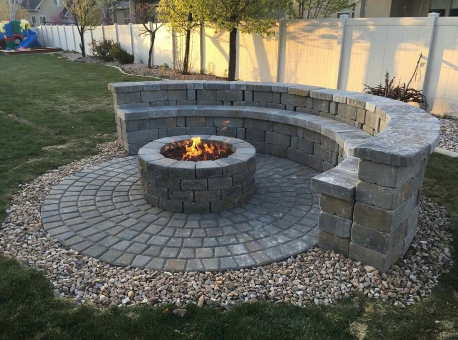 Кострище из бетонного кольца