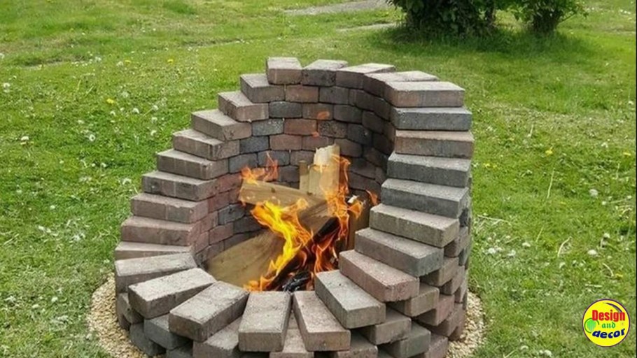 Очаг из кирпича для костра на даче