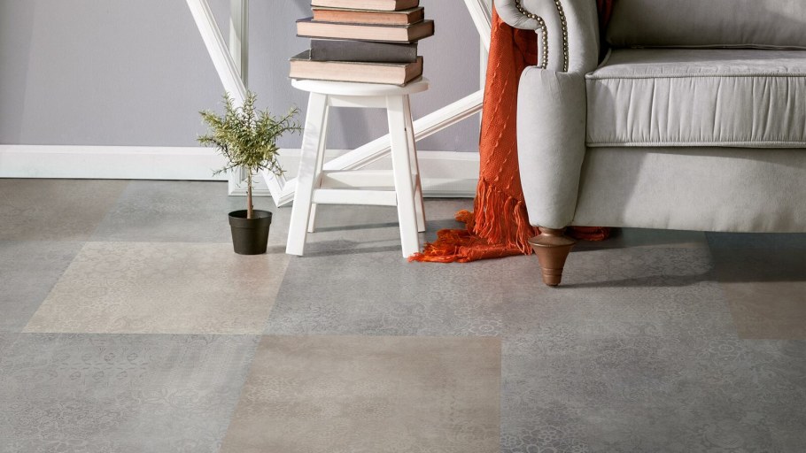 Кварцвиниловая плитка для пола на кухню