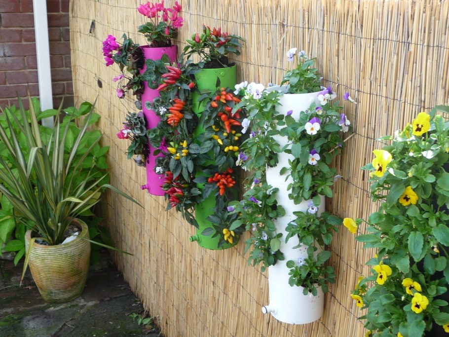 Вертикальные клумбы для цветов