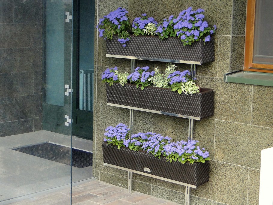 Навесные ящики для цветов