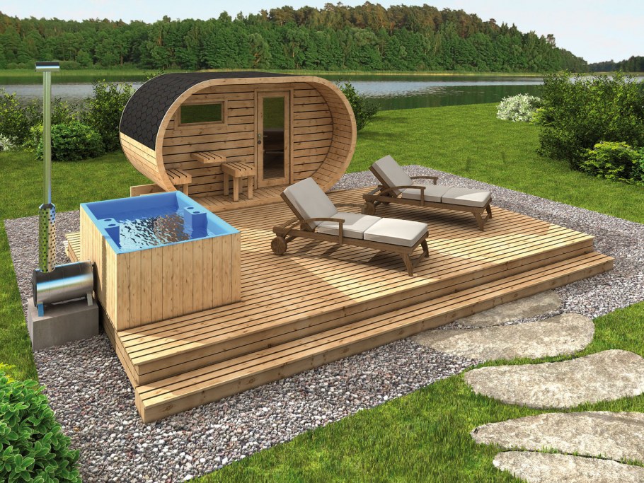 Терраса возле бассейна