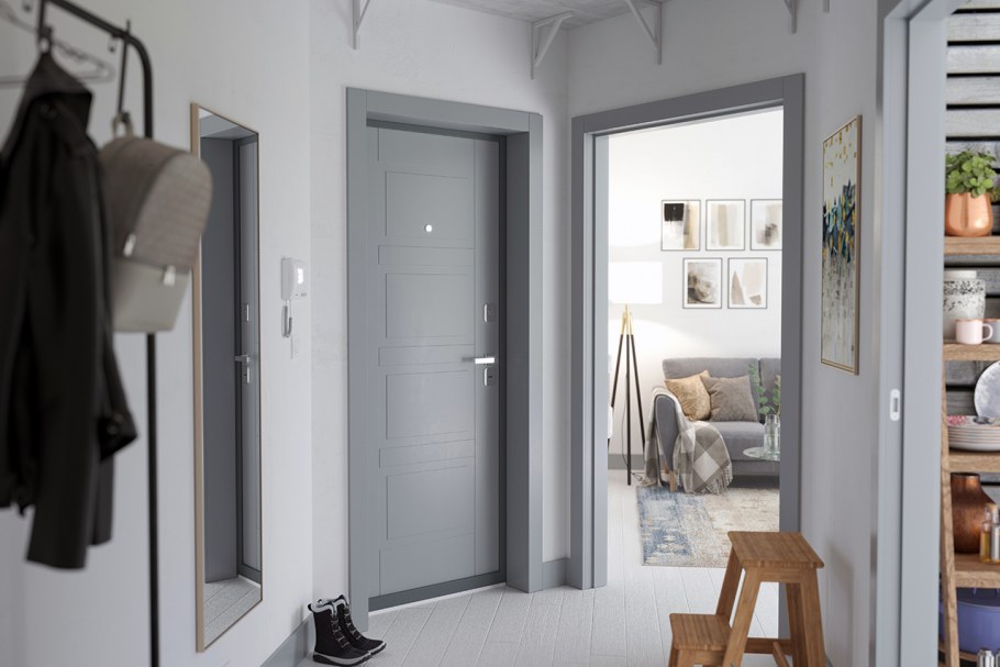 Темно серая входная дверь в интерьере