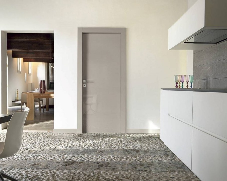 Бетонные двери в интерьере