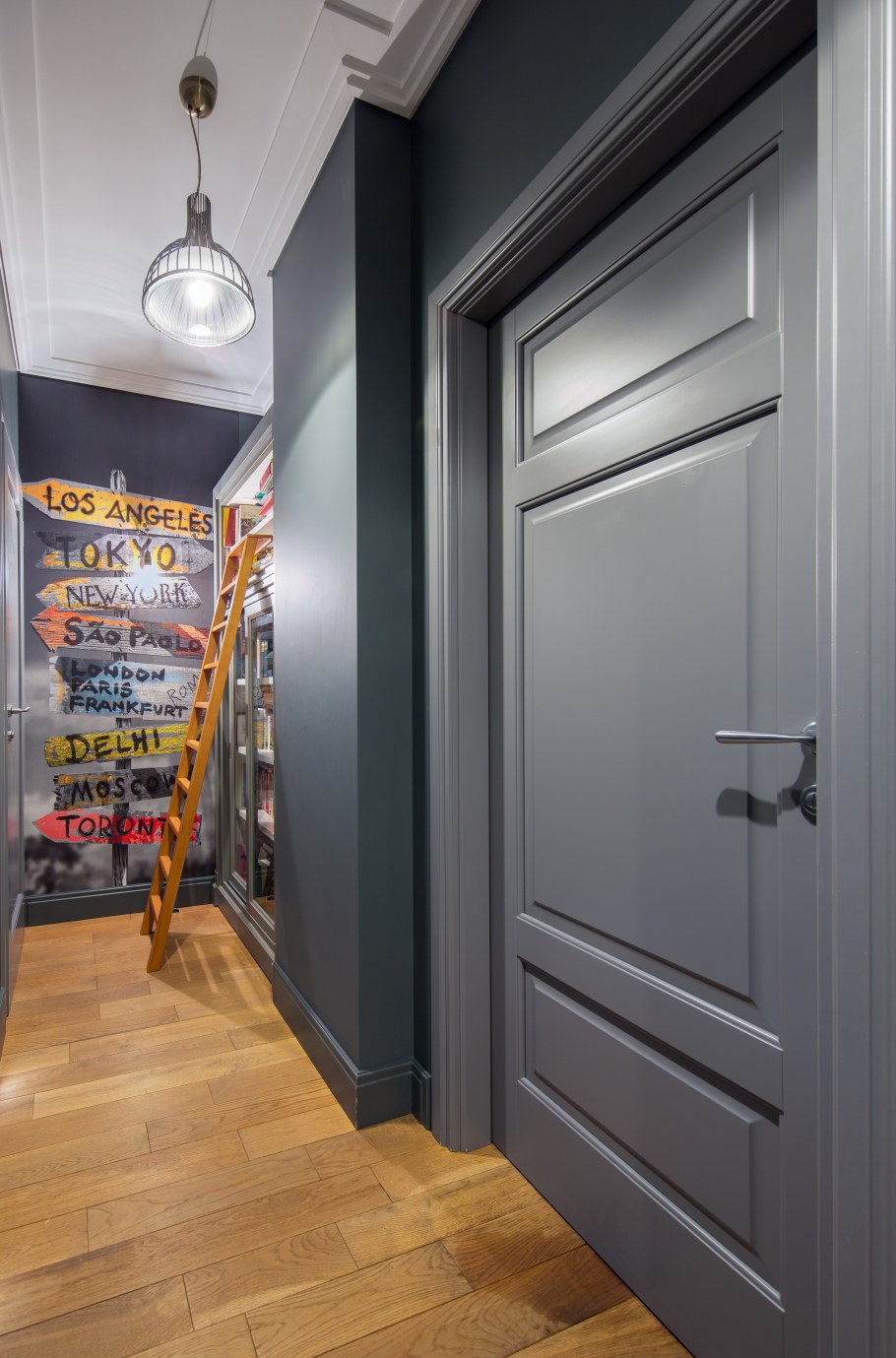 Дверь в прихожую