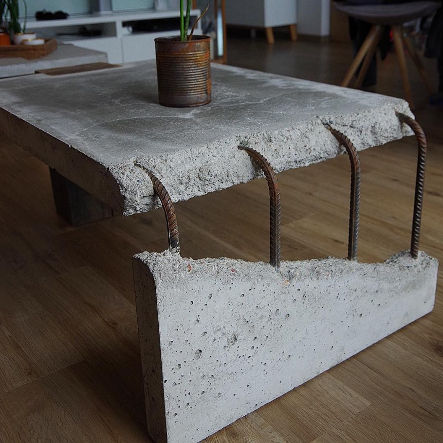 Стол из бетона