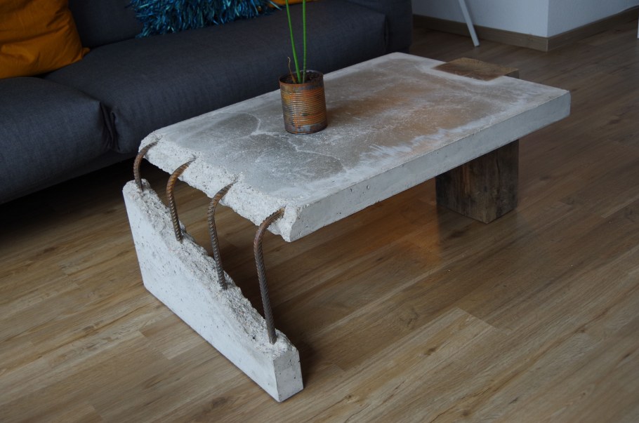 Журнальный столик из цемента