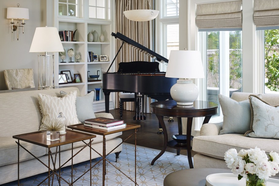 Гостиная с пианино интерьер