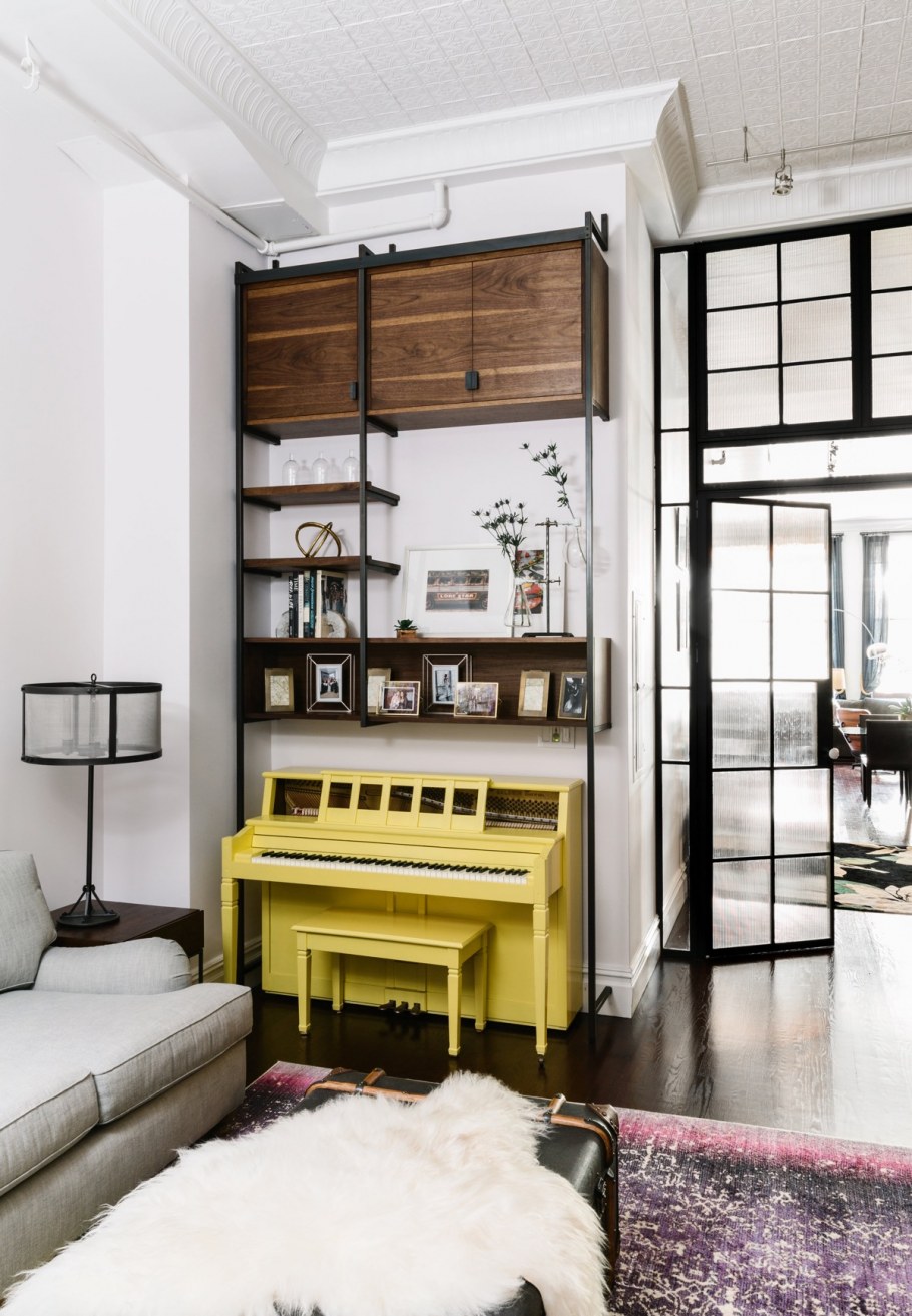 Пианино в интерьере маленькой комнаты