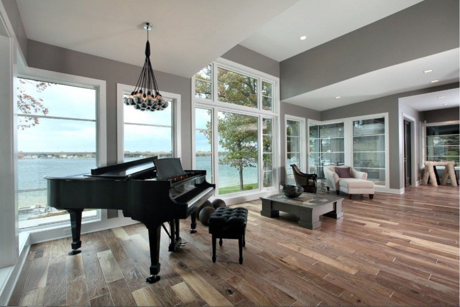 Комната с пианино