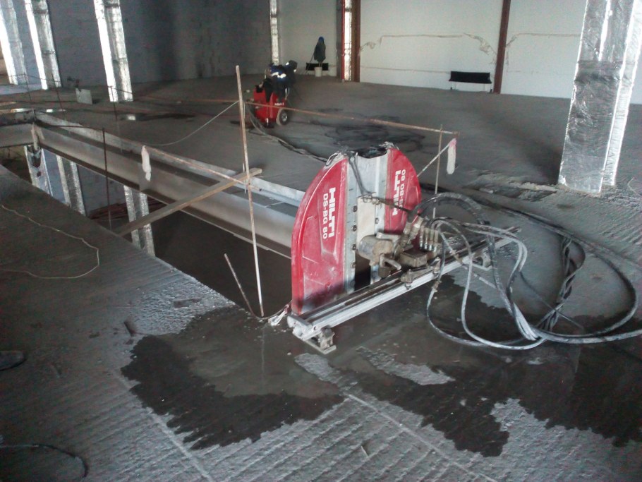 Алмазное штробление стен