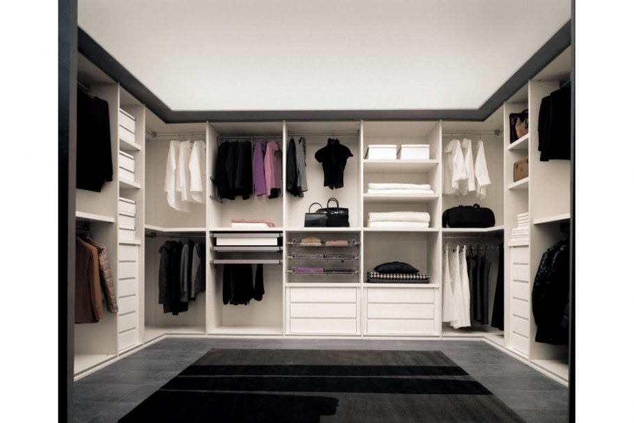 Современная гардеробная комната