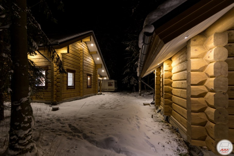 Подсветка деревянных зданий