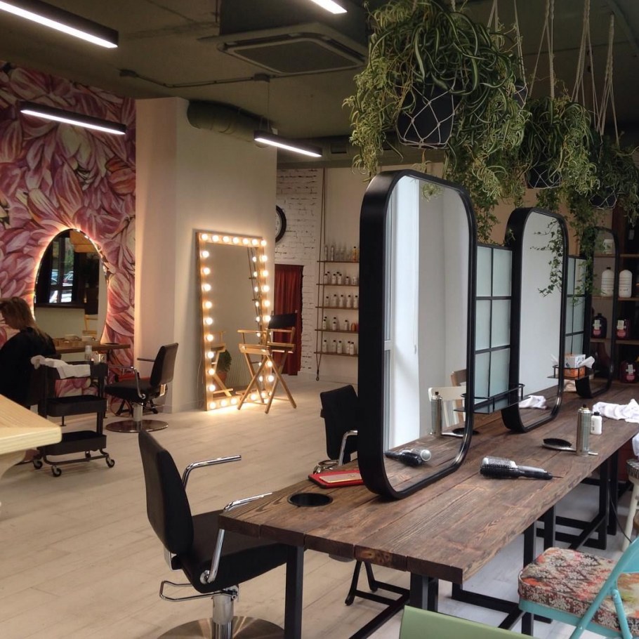 Интерьер студии красоты