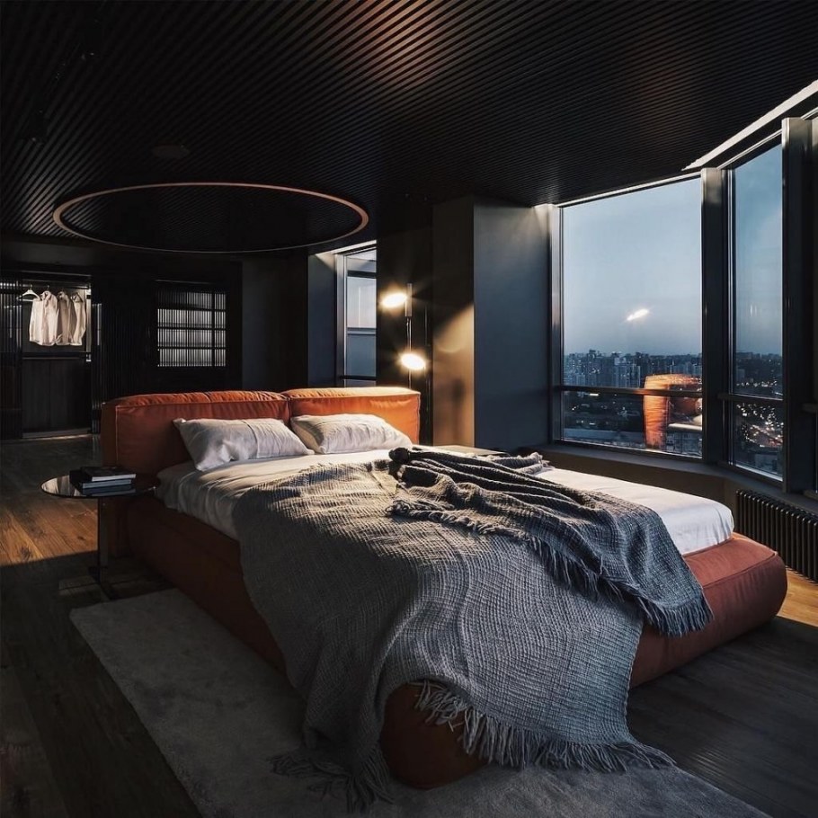 Комната в темных тонах