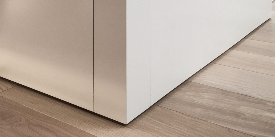 Теневой плинтус 44 мм