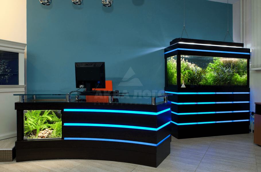 Стенка с аквариумом