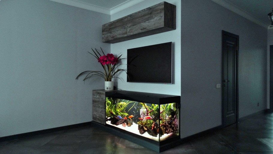 Встроенные шкафы с аквариумом