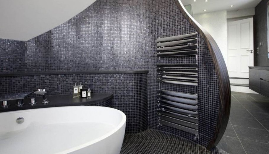 Маленькая ванная комната с туалетом