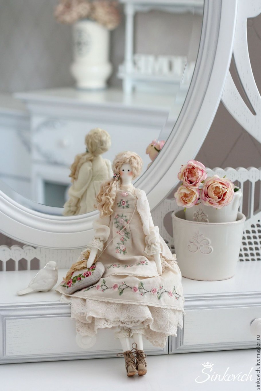 Куклы в интерьере