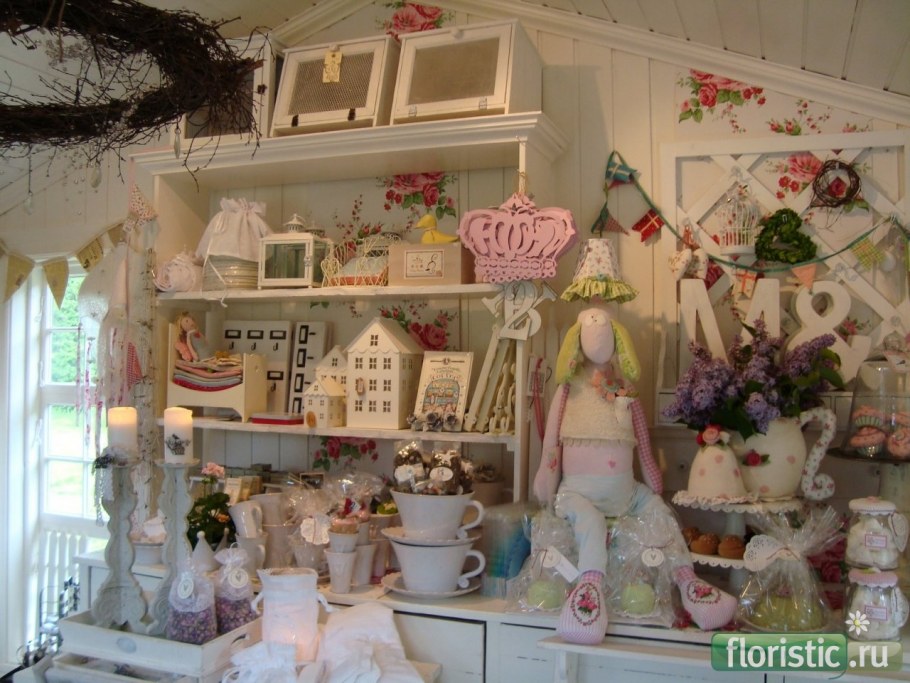 Интерьер для кукол Барби