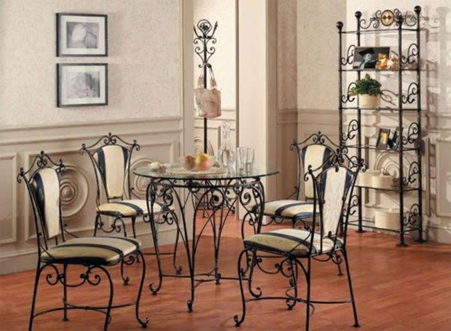Кованые изделия в интерьере