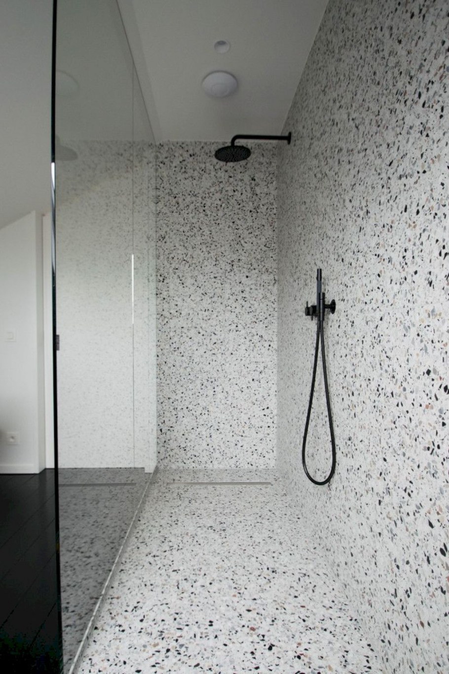 Плитка терраццо в душевой