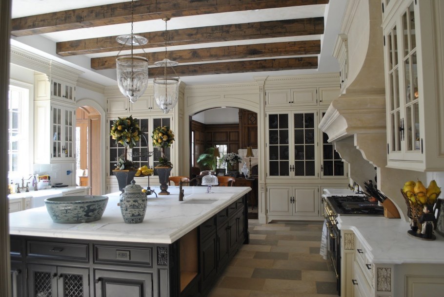 Потолок в деревенском стиле