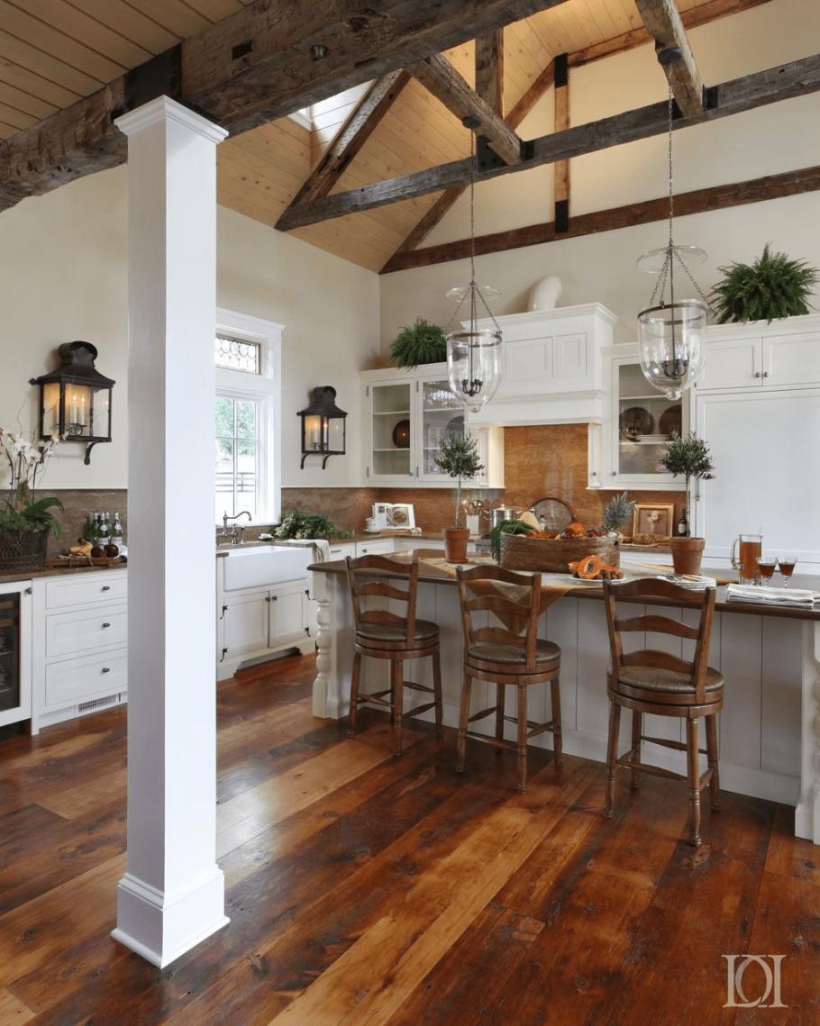 Дом из клееного бруса в стиле Кантри