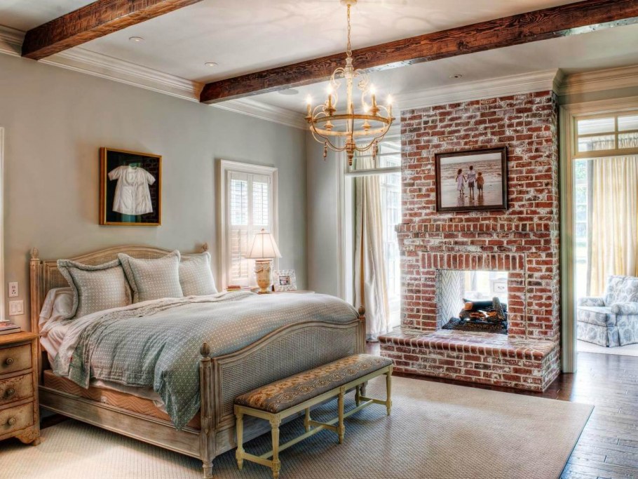 Деревянный дом в средиземноморском стиле