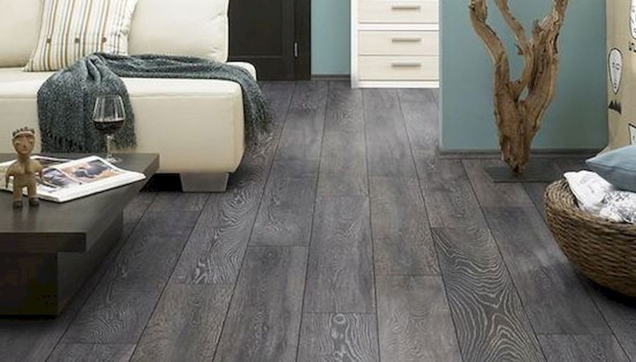 Коричневый пол