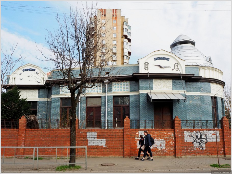 Дом в испано-мавританском стиле
