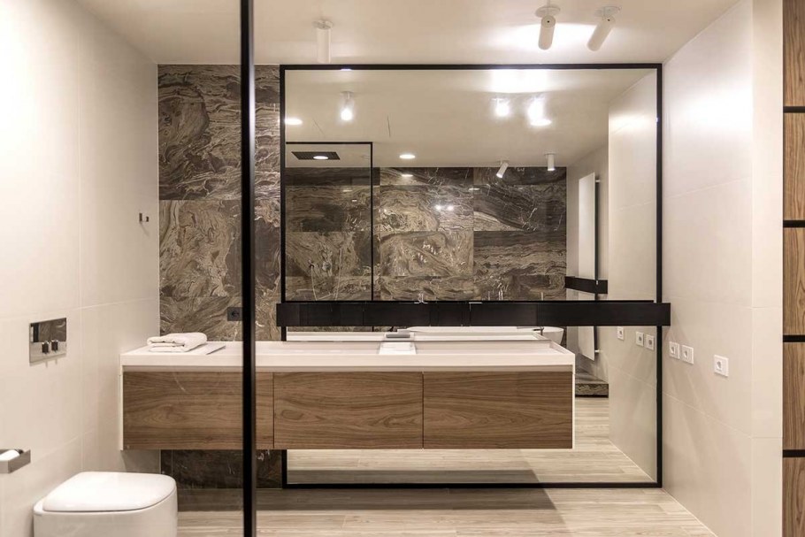 Ванная в стиле дерево и мрамор