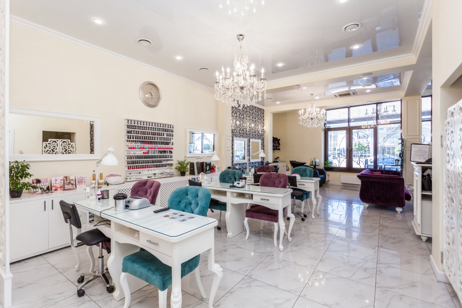 Интерьер салона красоты в классическом стиле