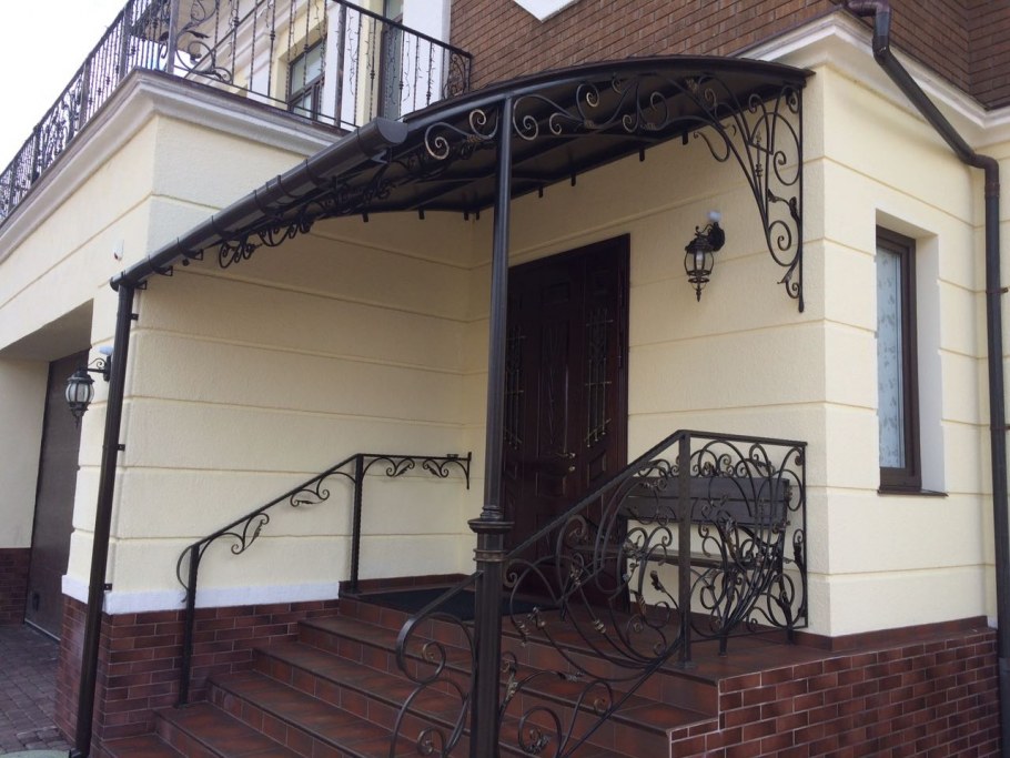 Навес над крыльцом