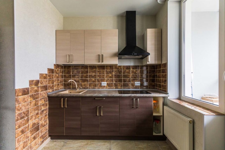 Маленькая кухня темный низ светлый верх