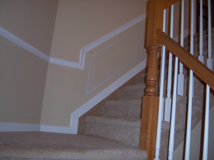 Окно в лестничном пролете в частном доме