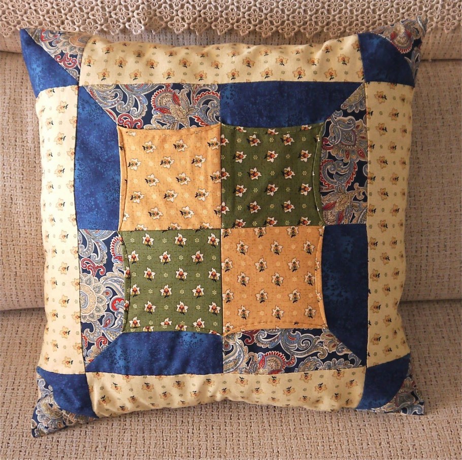 Подушки лоскутным методом