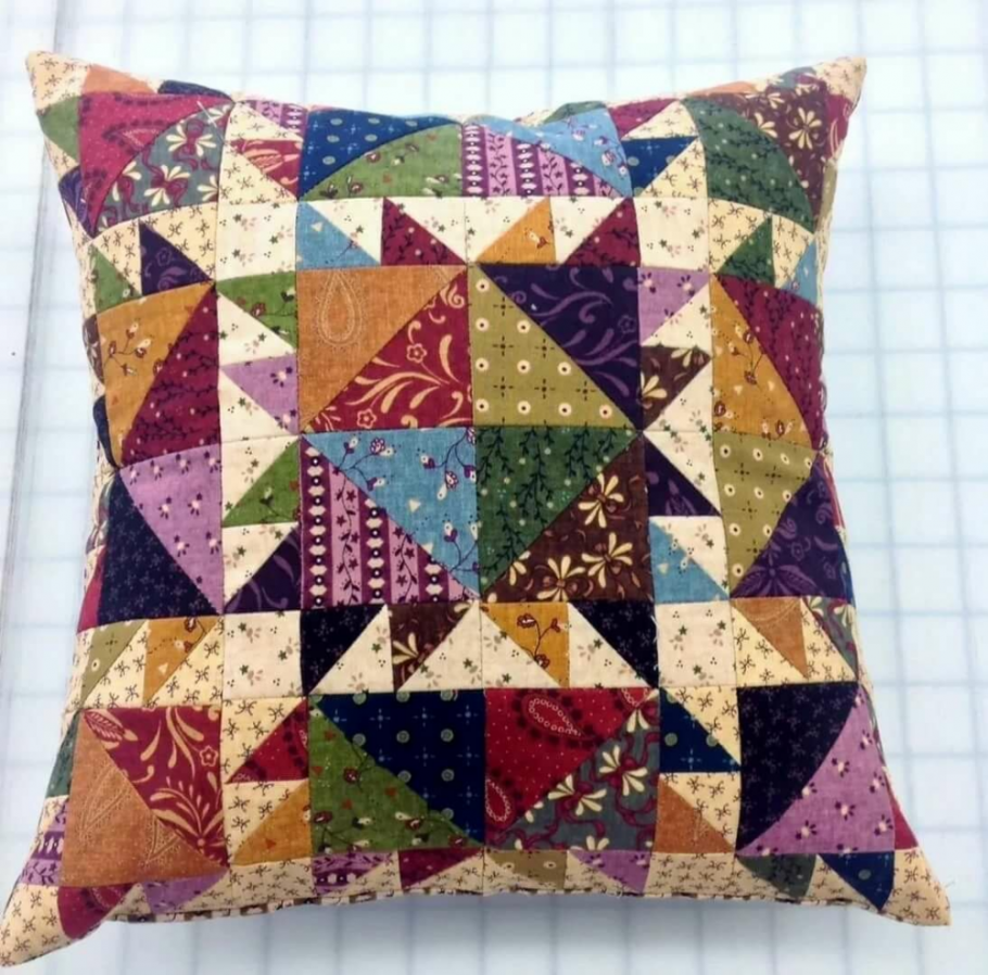 Подушки пэчворк домики