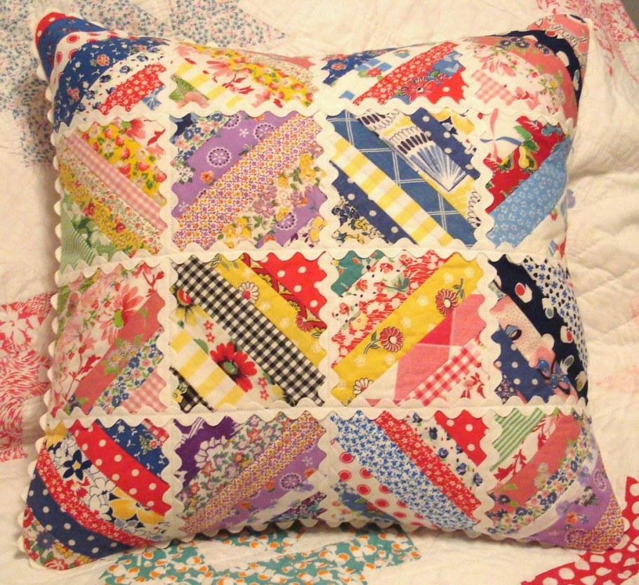 Треугольный пэчворк подушка