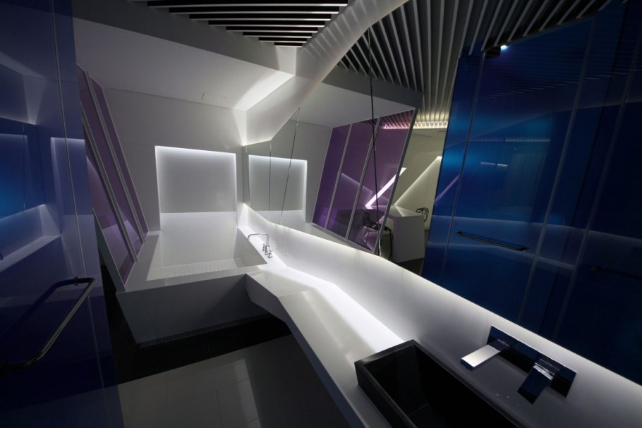 Футуристический туалет
